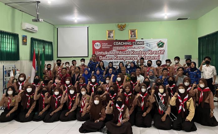 Pelatihan Jurnalistik Forwas Institut Bergerak ke SMPN 1 Taman