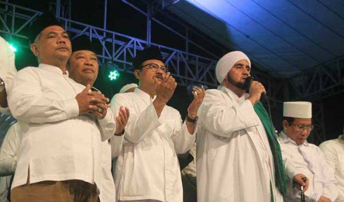 Ribuan Umat Islam Sidoarjo Bersalawat Bersama Habib Syekh