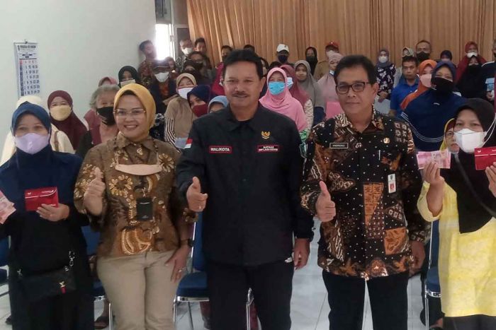 Pemkot Madiun Salurkan BLT BBM Bagi Pelaku UMKM Melalui Bank Jatim