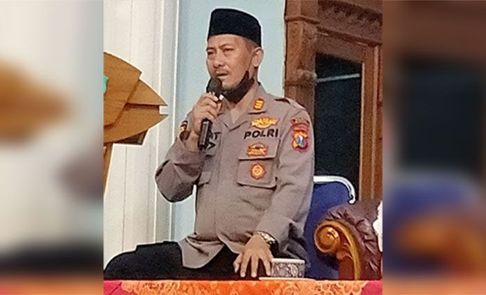 Keren, ​Kapolsek Pacet Ini Ingin Anaknya Jadi Ulama Besar