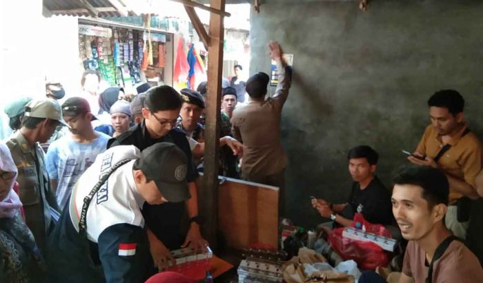 Satgas Bea Cukai Gempur Rokok Ilegal pada Sejumlah Pasar di Bangkalan