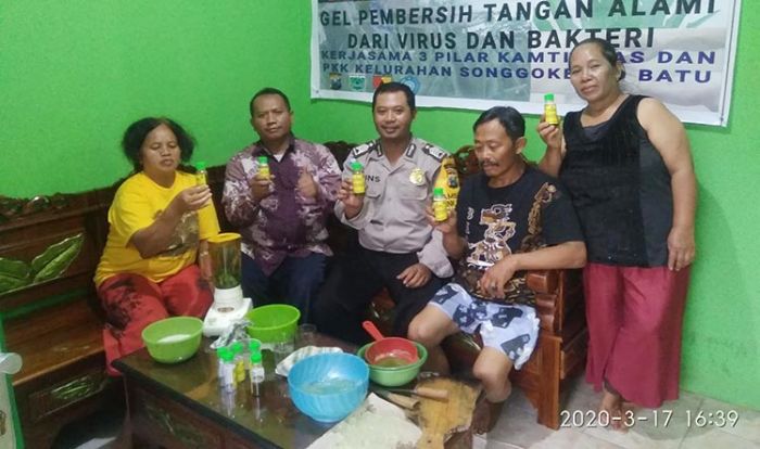 Hand Sanitizer Langka, Warga Songgokerto Manfaatkan Lidah Buaya dan Daun Kemangi