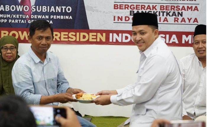 Peringati HUT ke-15, DPC Gerindra Kabupaten Pasuruan Gelar Tumpengan dan Santunan Anak Yatim