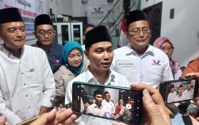 Mantapkan Langkah Menuju Kemenangan di Pilbup Mojokerto 2024, Gus Barra Serahkan Formulir ke Perindo