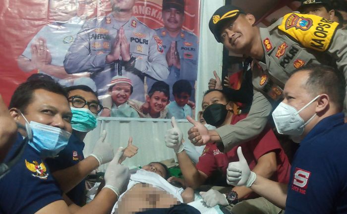 Peringati Hari Bhayangkara Ke-76, Polres Madiun Bersama PT SMI Adakan Sunat Massal