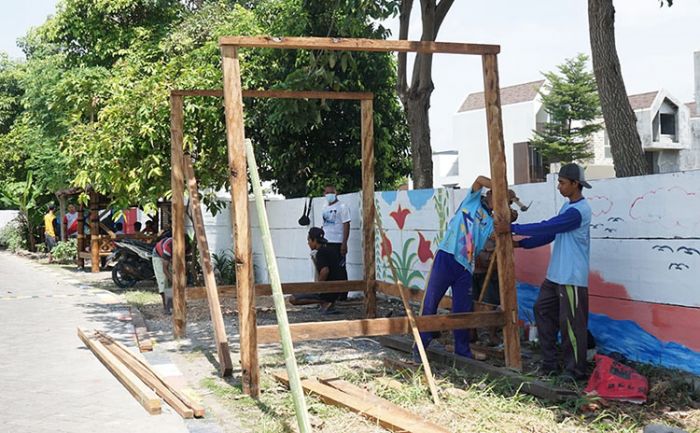 Tingkatkan Budaya Membaca, Pokdarwis Desa Tebel Sidoarjo Bangun Perpustakaan di Pinggir Sungai