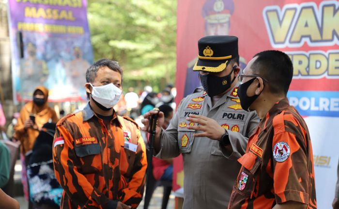 Polres Kediri Kota Kolaborasi dengan MPC PP dan FKBN Gelar Vaksinasi Anak dan Pelajar Papua