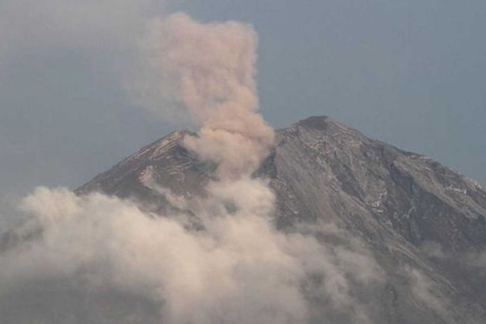 Gunung Semeru Kembali Letuskan Awan Panas, Warga Diminta Tidak Beraktivitas