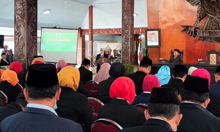 Bupati Rini Serahkan SK Penugasan Guru sebagai Kasek Jenjang SD dan SMP Dinas Pendidikan Blitar