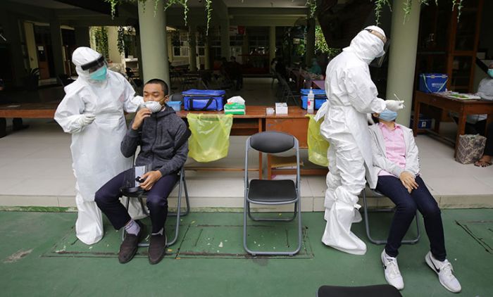 ​Jelang PBM Tatap Muka Awal Desember, Pemkot Surabaya Gelar Tes Swab Pelajar SMP