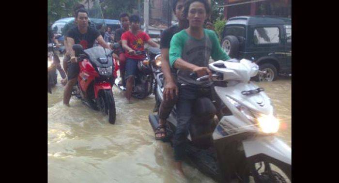 Curah Hujan masih Tinggi, Benjeng Antisipasi Banjir Susulan Luapan Kali Lamong 