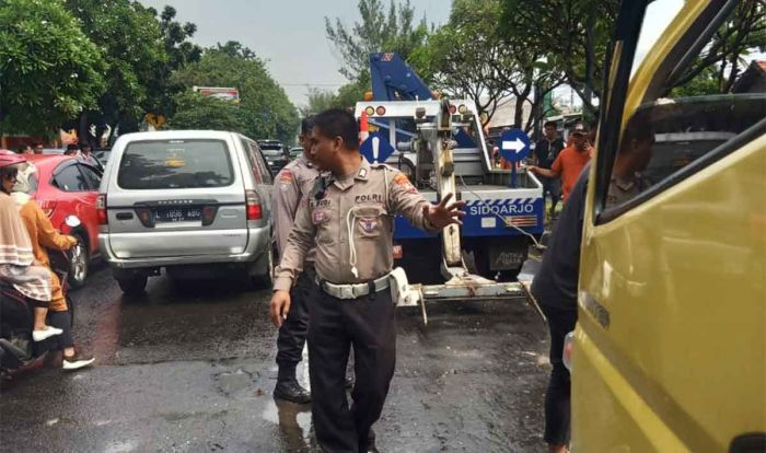 Kecelakaan di Sidoarjo, 3 Dump Truck Tabrakan Beruntun