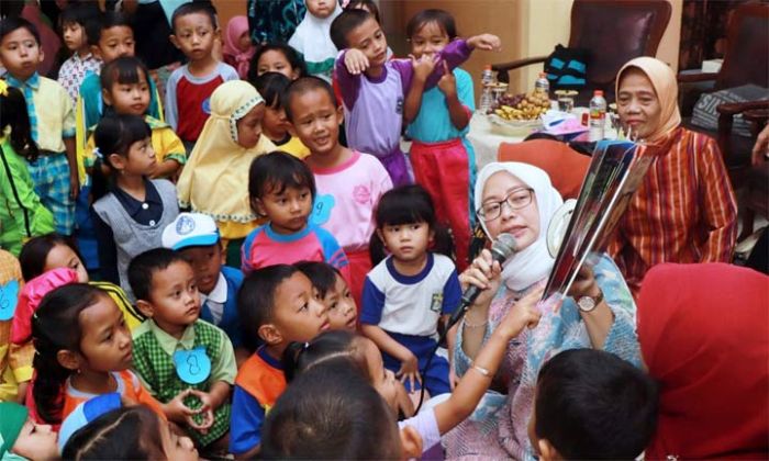 Ajak Anak Gemar Membaca, Pemkot Pasuruan Selenggarakan Parenting Gernas Baku