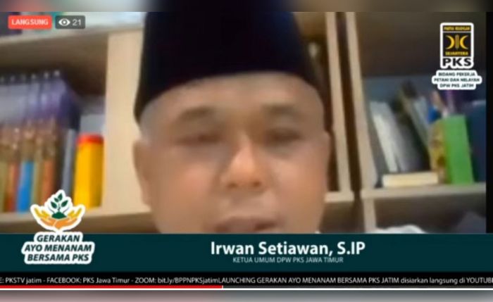 Kang Irwan Inisiasi Gerakan Ayo Menanam