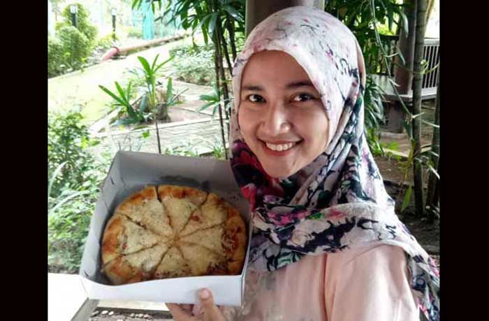 ​Pizza Rumahan Laris Manis di ITS