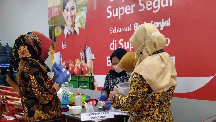 Dinkes PPKB Kota Mojokerto Sidak Mamin Jelang Nataru, Temukan Produk Mengandung Boraks