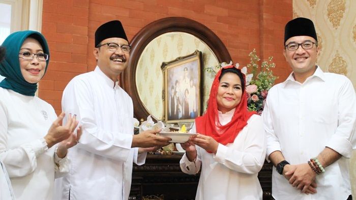 ​Tumpeng ke-2 Puti Guntur untuk Gus Ipul