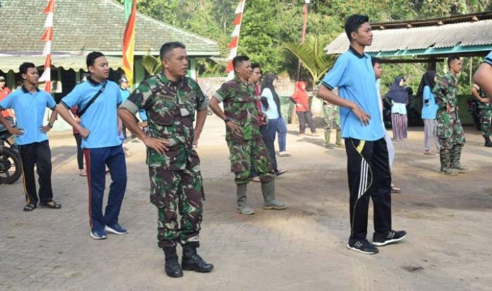 ​Sebelum Pengerjaan Fisik, Satgas TMMD Trenggalek Senam Pagi Bareng Warga