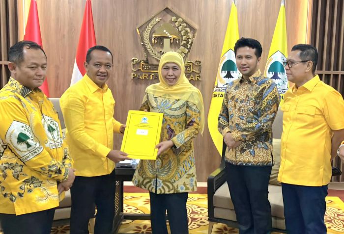 Khofifah-Emil Terima Formulir B1 KWK dari Partai Golkar untuk Maju Pilgub Jatim 2024