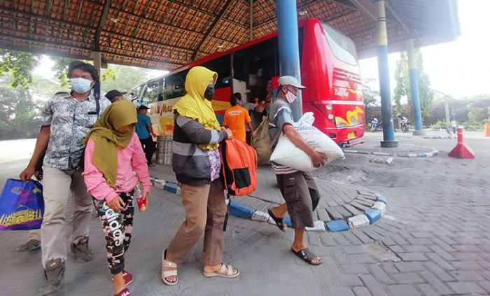 Besok Sudah Dilarang, Ratusan Pemudik Hilir Mudik di Jalur Bojonegoro Hari Ini