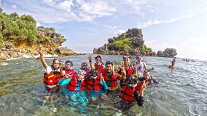 8 Wisata Pantai di Gunungkidul, Ada yang Tawarkan Keindahan Pesona Bawah Laut