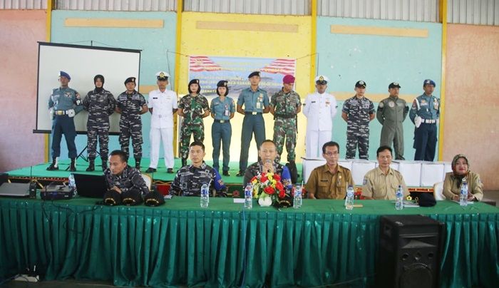 Fashion Show Seragam TNI AL Warnai Penyuluhan Pelajar SMU di Sumbawa