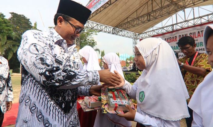 PGRI Pamekasan Gelar Rapat Akbar, Bupati Minta Ajari Murid Pandai Bersyukur