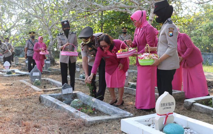 Peringati Hari Bhayangkara, Jajaran Polres Pamekasan Ziarah Ke TMP