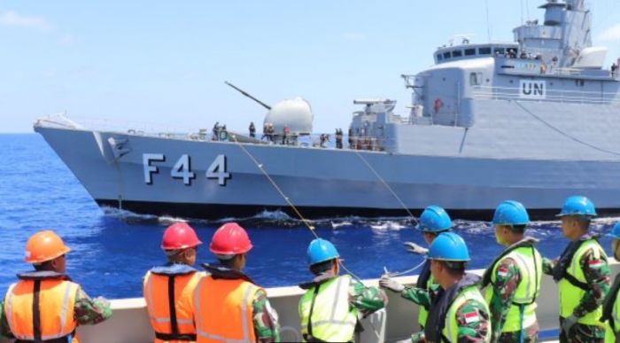 ​KRI Hasanudin-366 Latihan Bersama Kapal Perang Brazil BRS Independencia F-44