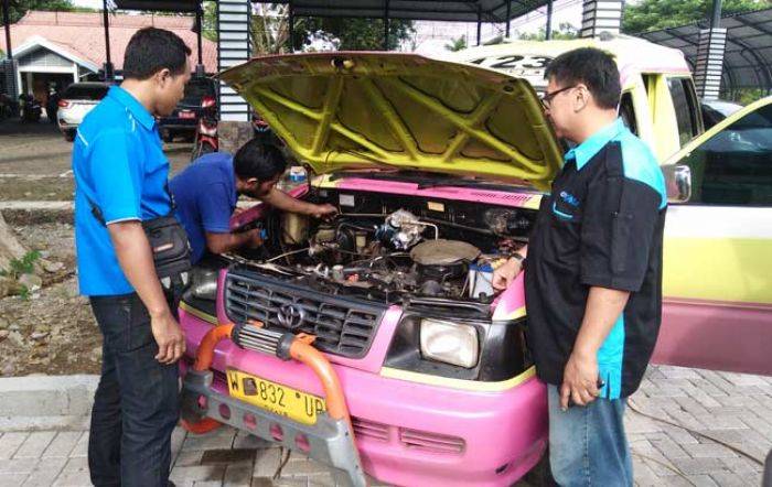 Angkot di Gresik Pakai BBG