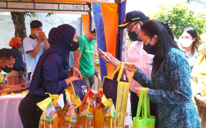 Warga Lama Tunggu Mobil Siaga, Bupati Kediri Langsung Panggil Kades Pehwetan