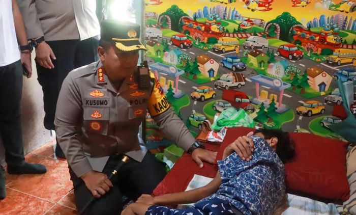 Kunjungi Korban Tragedi Kanjuruhan, Kapolresta Sidoarjo Bilang Begini