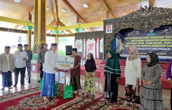 Baznas Bangkalan Serahkan Bantuan Rp1,2 Miliar