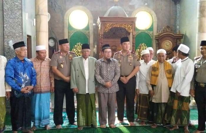 Kapolda Jatim Silaturahmi ke Kediaman Ketua MUI Jatim