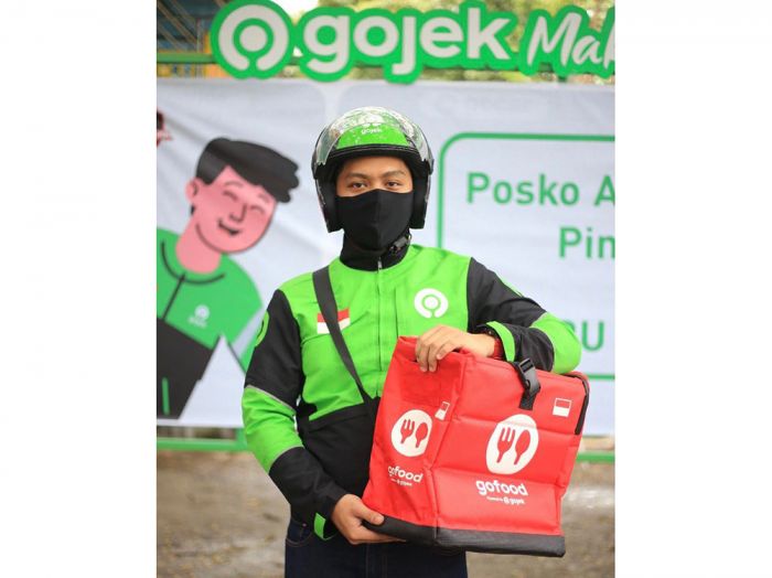 Gojek Bagikan 8 Ribu Tas untuk Mitra Pengemudi