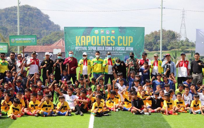 AKBP Oskar Buka Kapolres Cup Festival Sepak Bola Zona 3 Forsgi Jatim