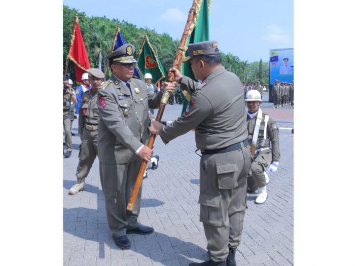 Di Kantor Bupati, Sekda Gresik Sambut Kirab Bendera Pataka HUT Provinsi Jatim ke-79