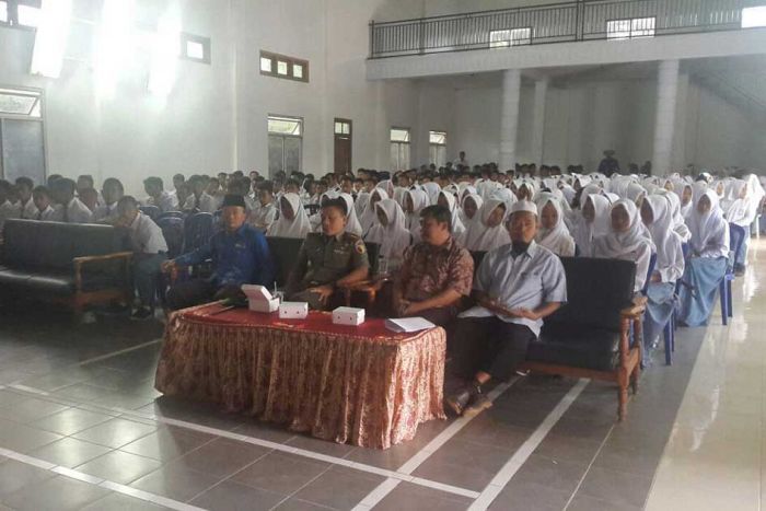 Dandim 0801/Pacitan Bekali Siswa-siswi SMKN Kebonagung Wawasan Kebangsaan