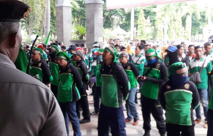 Tak Terima UMK 2017 Rp 3,2 Juta, Buruh di Gresik Kembali Demo Pemkab