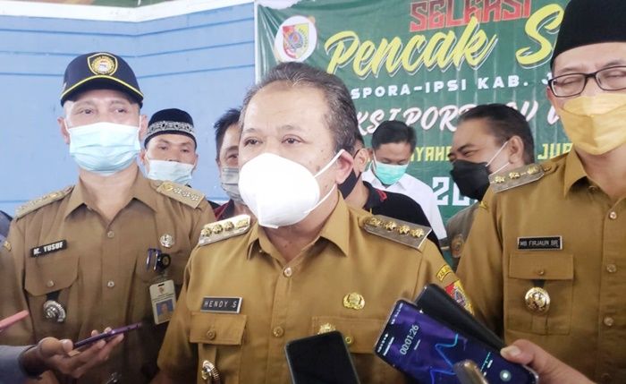 Tanggung Tunggakan Proyek Wastafel, Bupati Jember Siap Antar Kontraktor ke BPK