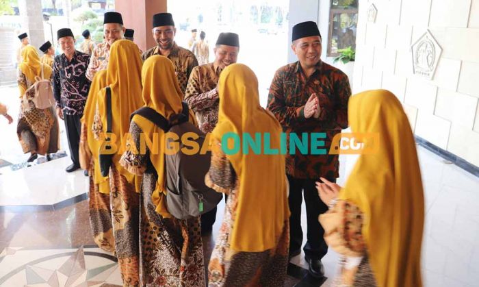 Sekda Gresik Lepas 83 Kafilah MTQ Jatim 2023