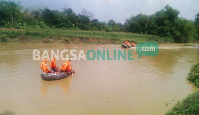 Buang Air Besar di Sungai di Bengawan Solo, Warga Parengan Tuban Hanyut