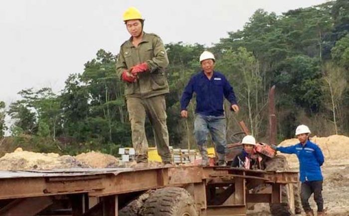 Disidak, Pekerja Ilegal Cina di PLTU Kukar Lari Tunggang Langgang