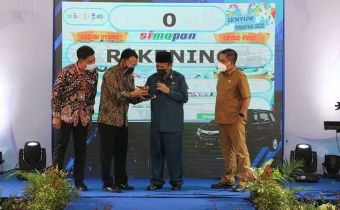 Bupati Fadeli Lakukan Pengundian Hadiah Mobil Tabungan Simapan, Ini Pemenangnya