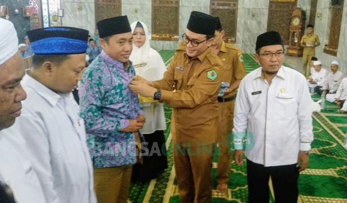 Bupati Pamekasan Lepas 1.017 CJH