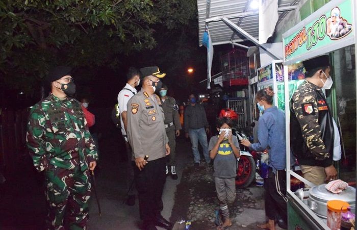 Patroli ​PPKM Darurat Hari Kedua, Mayoritas Warga Sidoarjo Mulai Patuh