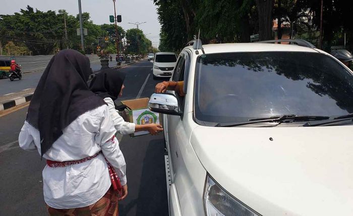 Hari Pahlawan, Siswa SMK Plus NU Sidoarjo Galang Dana untuk Palestina