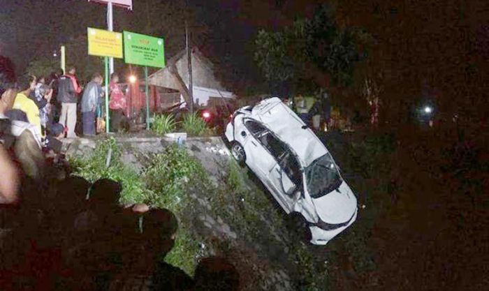 Korban Tewas Minibus Terjun ke Sungai Itu Pengemudi, Bawa Penumpang 1 Keluarga dari Tulungagung