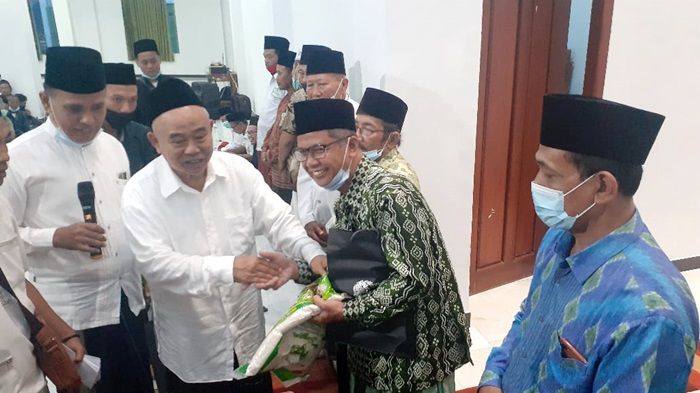 Berbagi Rasa di Bulan Suci, Kiai Asep Gelar Bukber dan Berikan Santunan di 18 Kecamatan