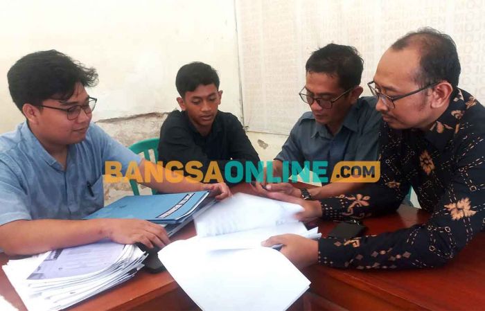 Tak Puas Hasil Hitung Suara, 2 Caleg Datangi Bawaslu Kabupaten Mojokerto